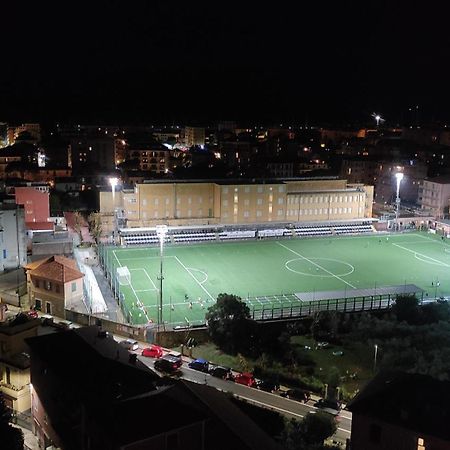 Super Vista Al Grattacielo Di Lavagna Apartman Kültér fotó