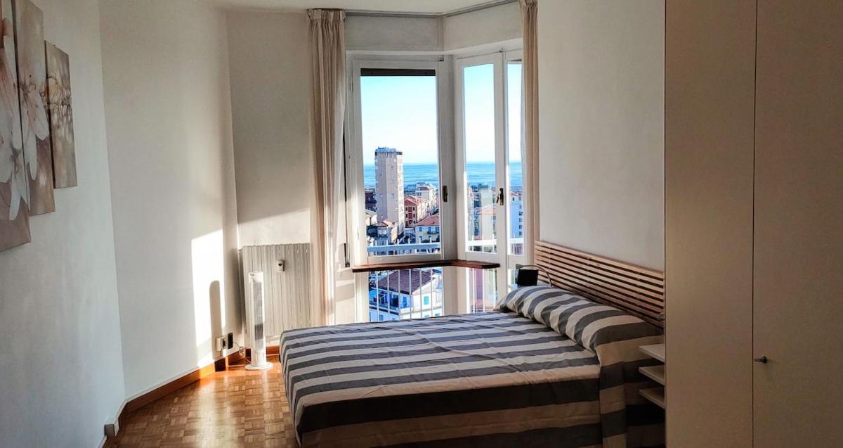 Super Vista Al Grattacielo Di Lavagna Apartman Kültér fotó