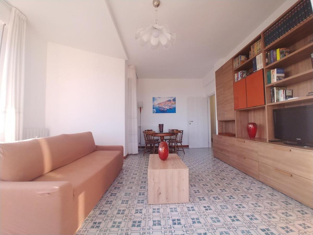 Super Vista Al Grattacielo Di Lavagna Apartman Kültér fotó